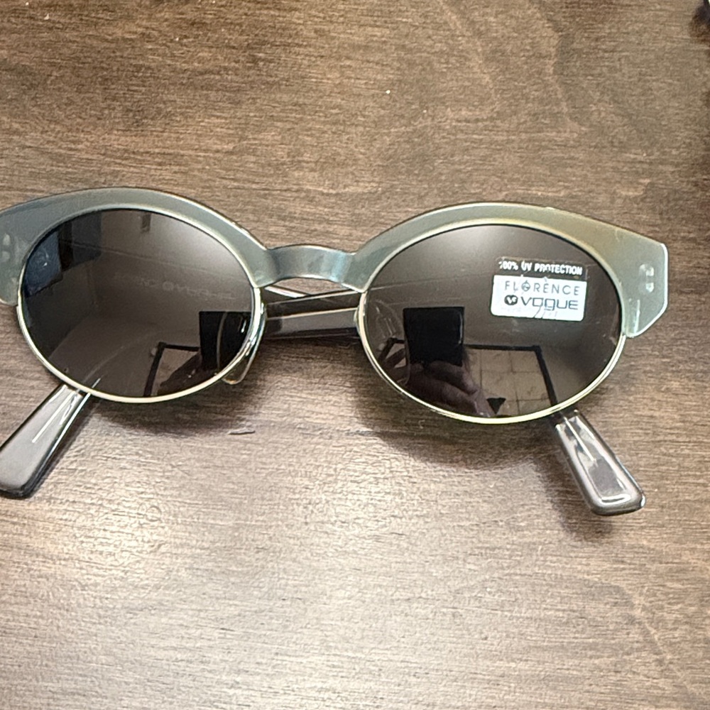 Vintage Authentic Vogue Green Round Sunglasses VO 2149-S